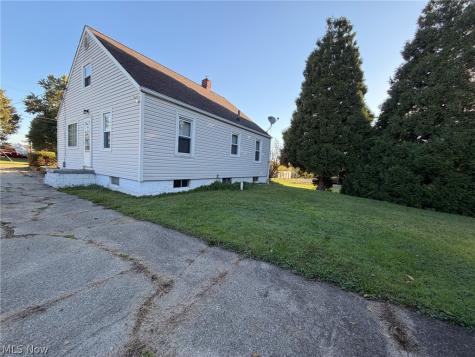 1516 Milford Street NE Canton OH 44714