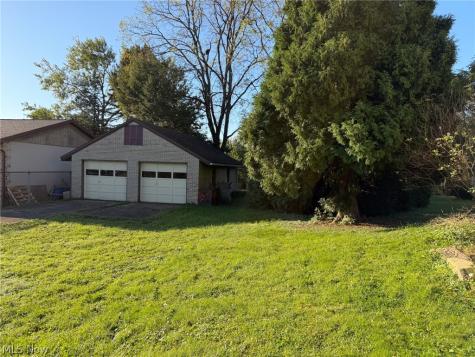 1516 Milford Street NE Canton OH 44714