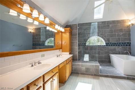 3815 W Sweet Briar Drive Medina OH 44256