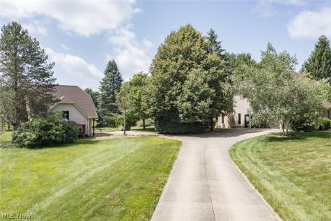 3815 W Sweet Briar Drive Medina OH 44256
