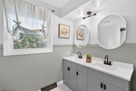 381 Fawnwood Drive Tallmadge OH 44278
