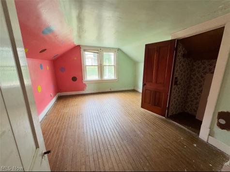 323 5th Street Lowell OH 45744