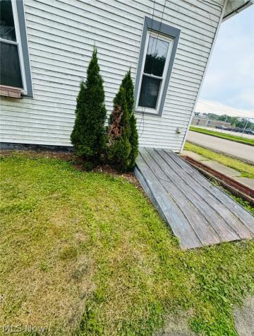 323 5th Street Lowell OH 45744