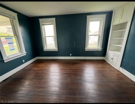 323 5th Street Lowell OH 45744