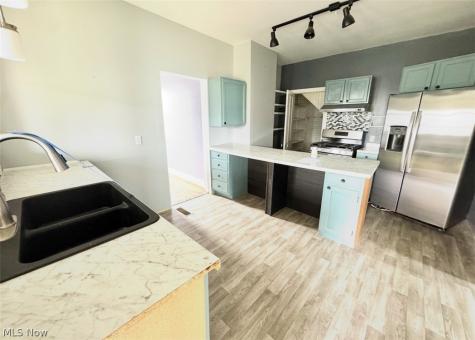 323 5th Street Lowell OH 45744