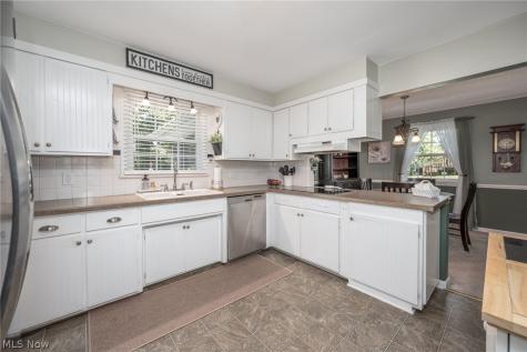 2209 Auberry Drive Akron OH 44312