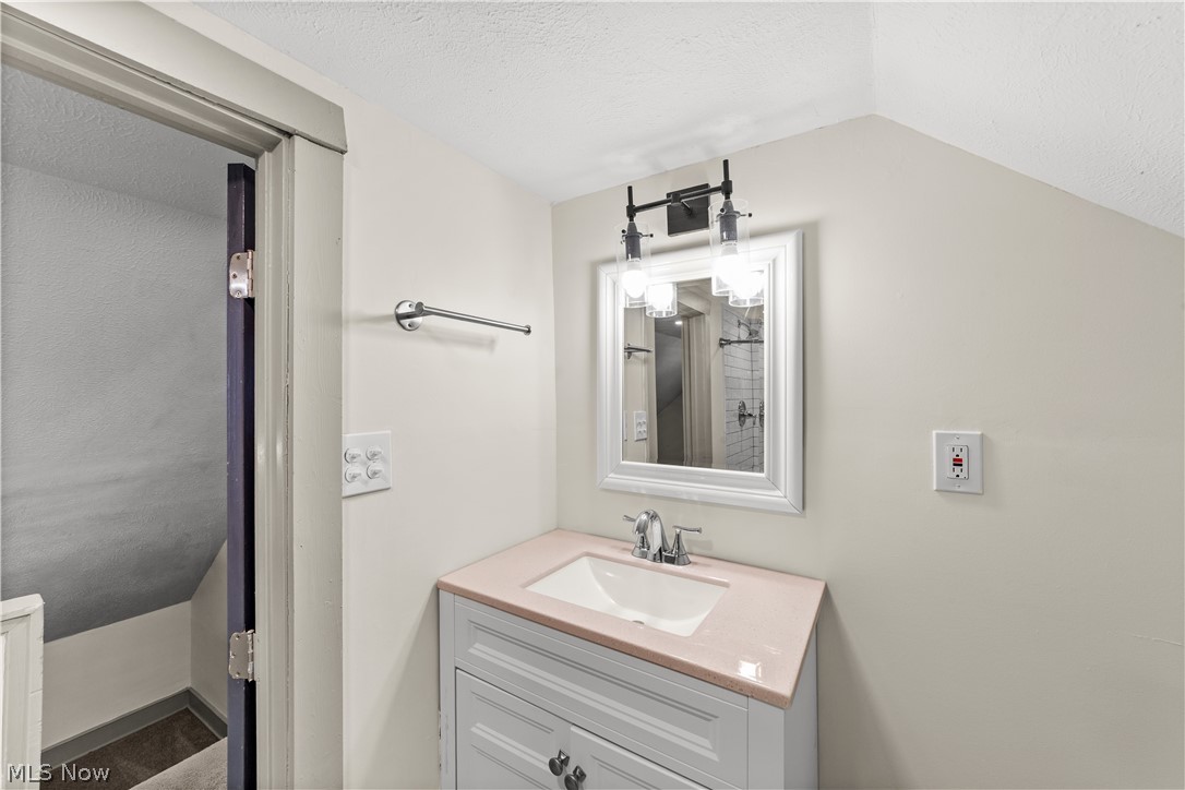 3180 Sycamore Road Cleveland Heights OH 44118