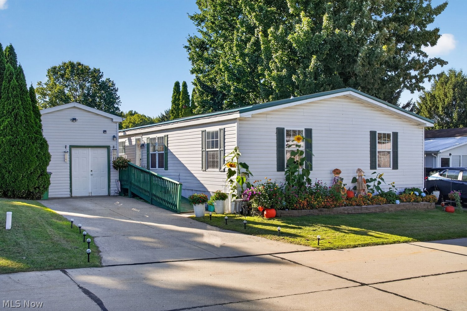 2672 Lake Breeze Drive Madison OH 44057