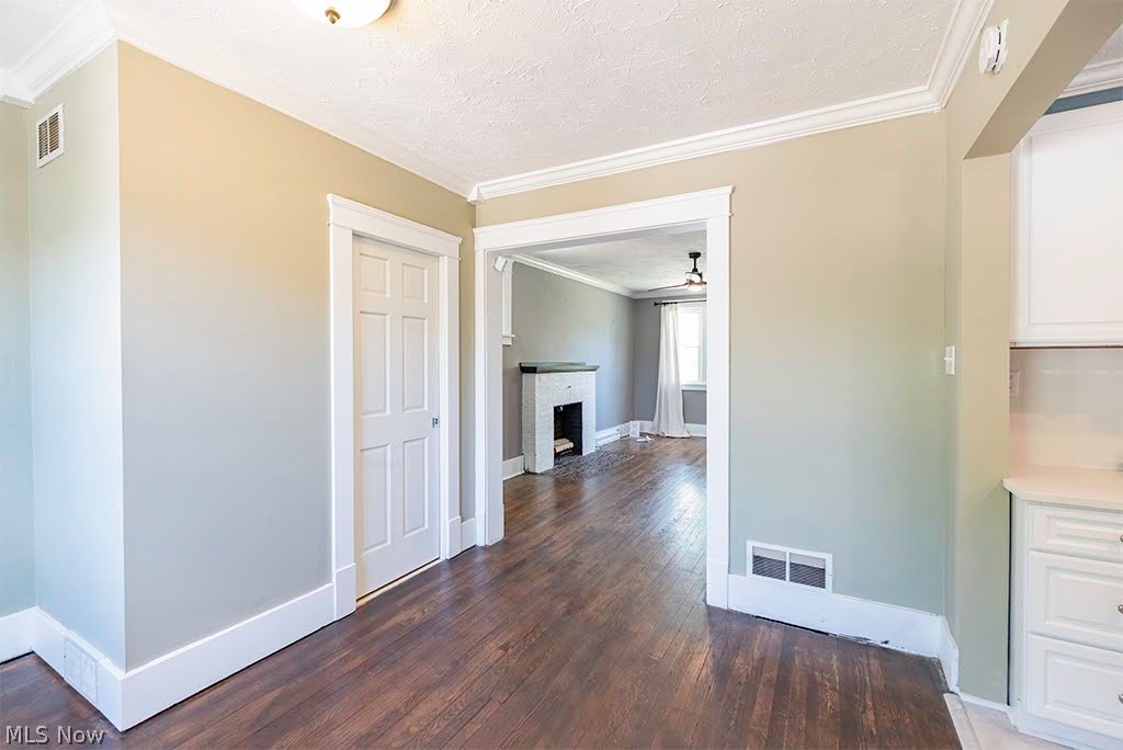 227 Roselawn Avenue NE Warren OH 44483