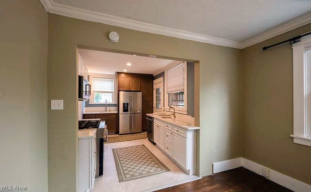 227 Roselawn Avenue NE Warren OH 44483