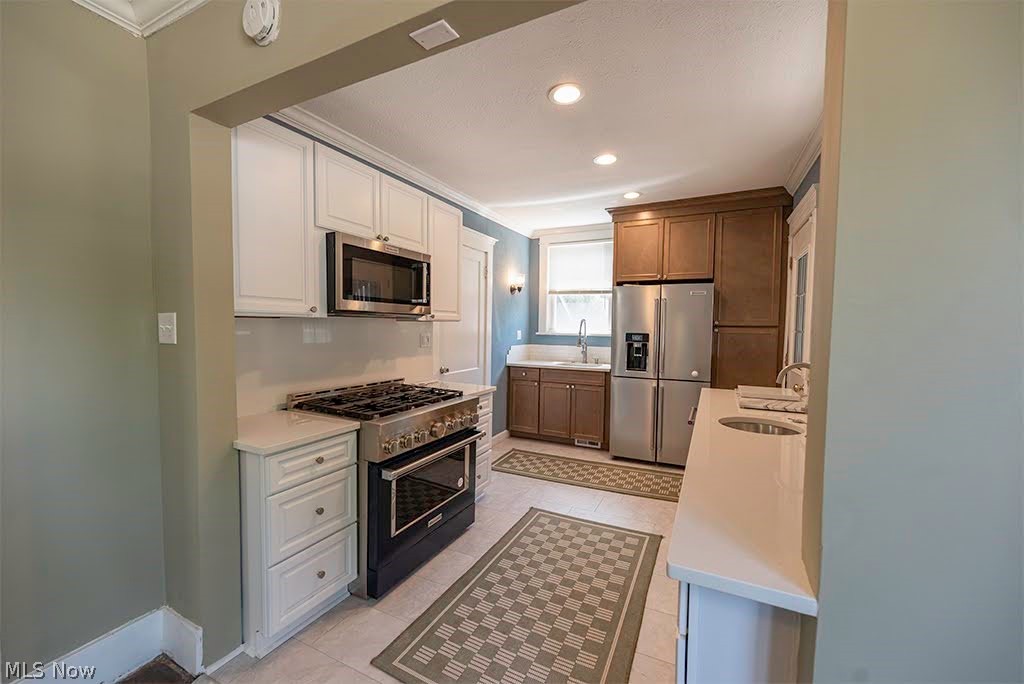 227 Roselawn Avenue NE Warren OH 44483