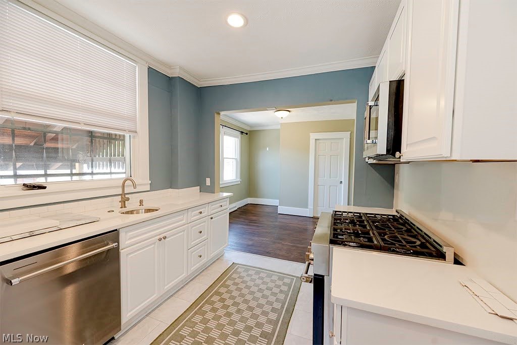 227 Roselawn Avenue NE Warren OH 44483