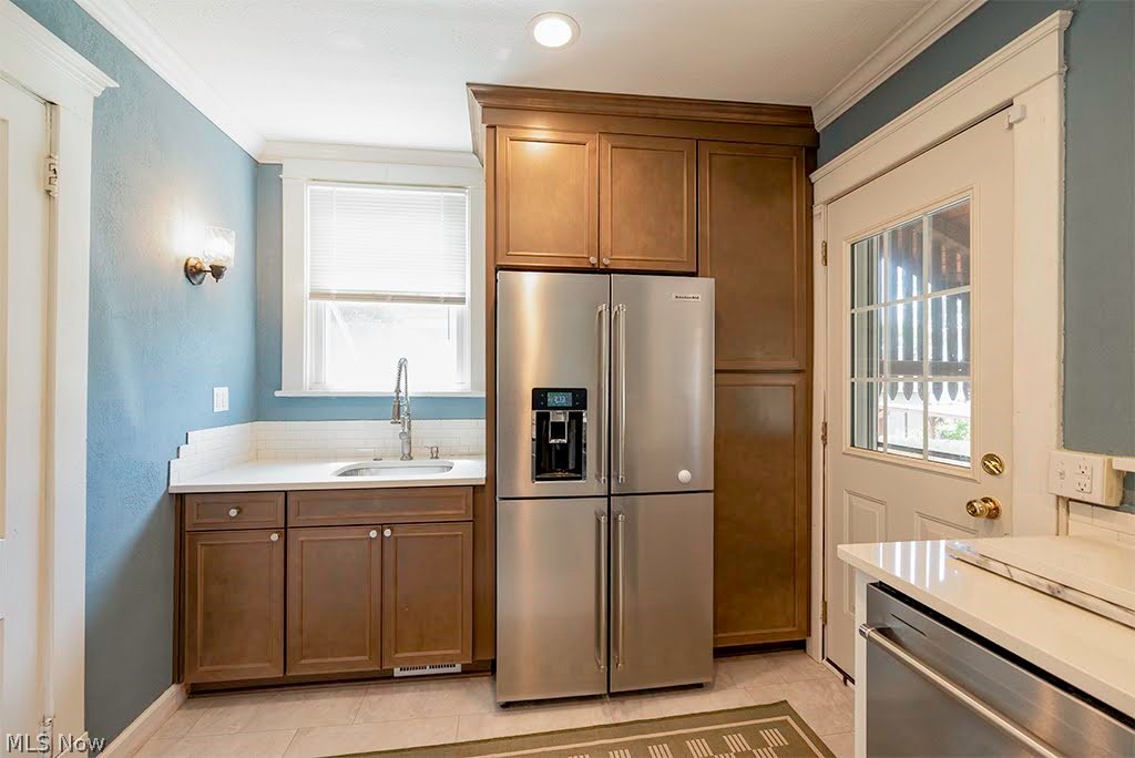 227 Roselawn Avenue NE Warren OH 44483