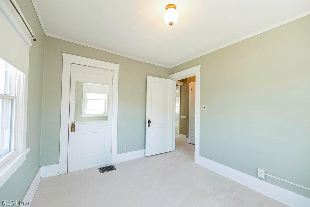 227 Roselawn Avenue NE Warren OH 44483