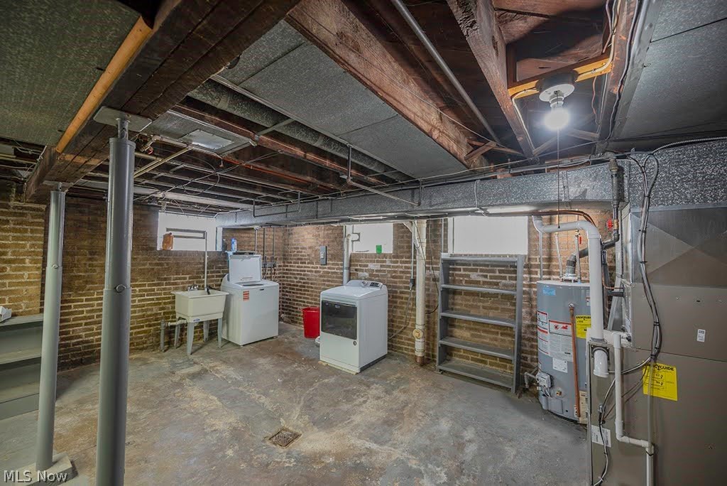 227 Roselawn Avenue NE Warren OH 44483