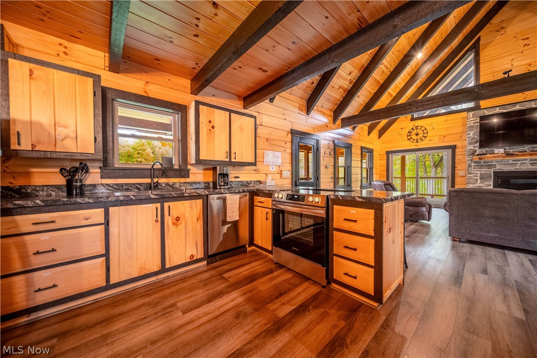 5643 Schilling NW Road New Philadelphia OH 44663