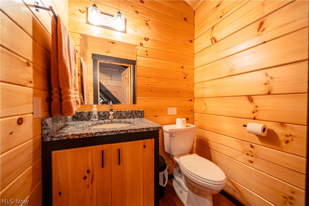 5643 Schilling NW Road New Philadelphia OH 44663