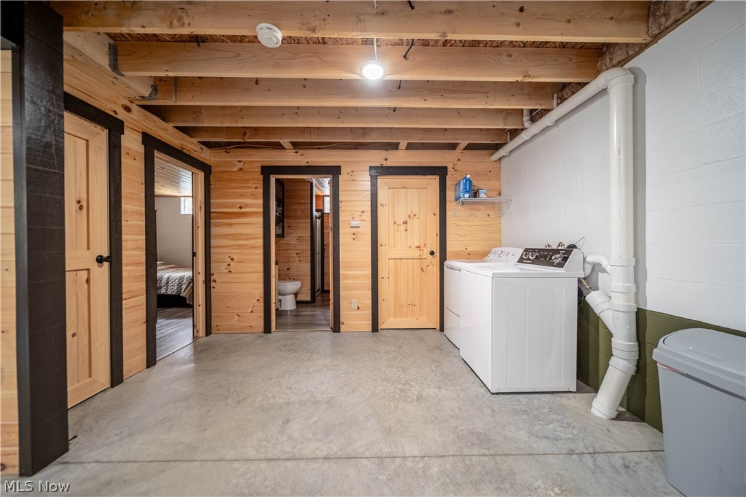 5643 Schilling NW Road New Philadelphia OH 44663