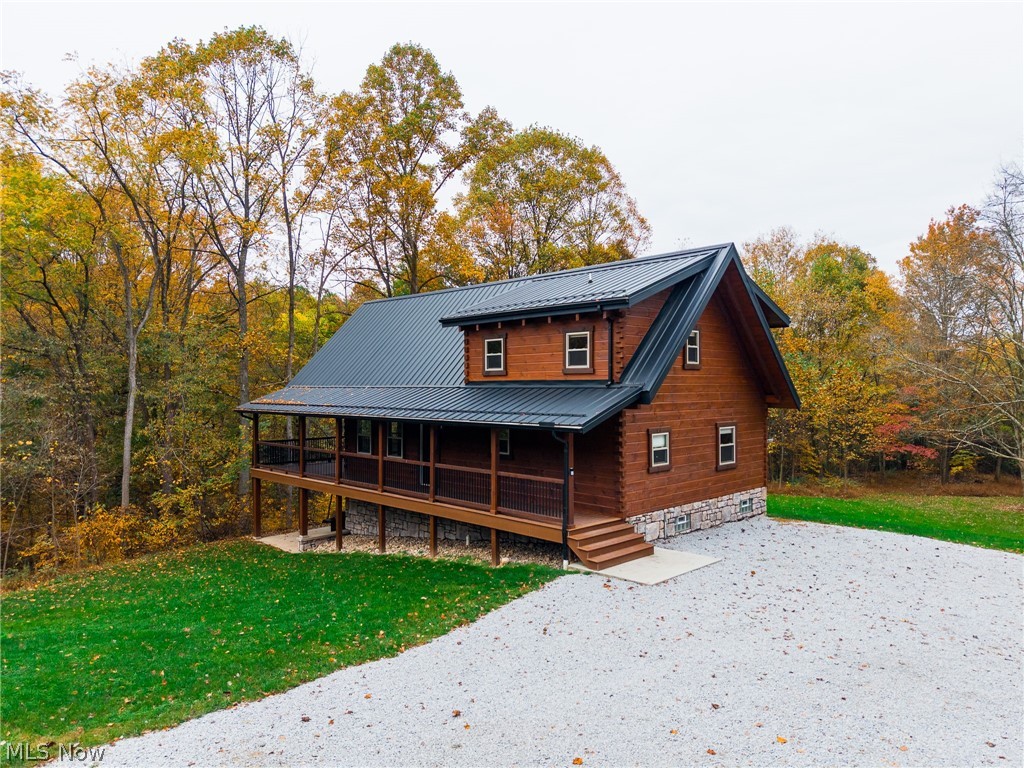 5643 Schilling NW Road New Philadelphia OH 44663