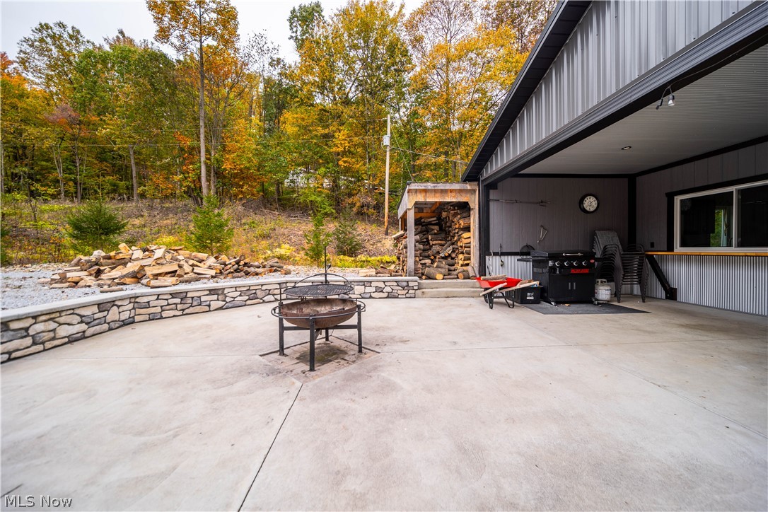 5643 Schilling NW Road New Philadelphia OH 44663