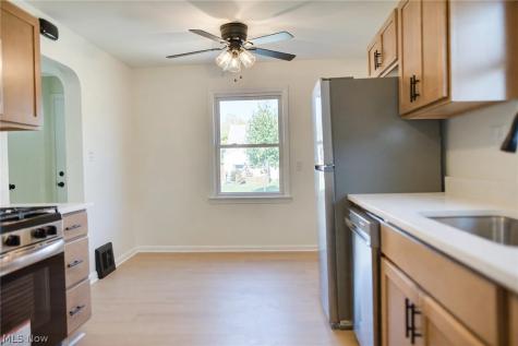 22080 Maydale Avenue Euclid OH 44123
