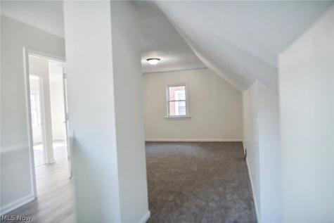 22080 Maydale Avenue Euclid OH 44123