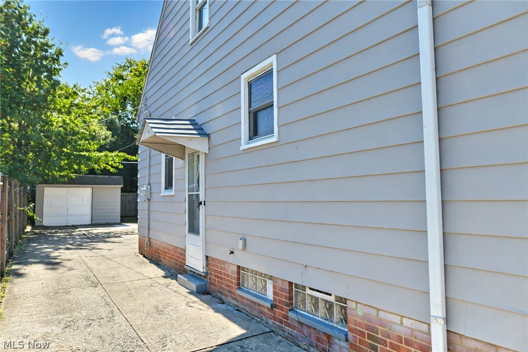 22080 Maydale Avenue Euclid OH 44123