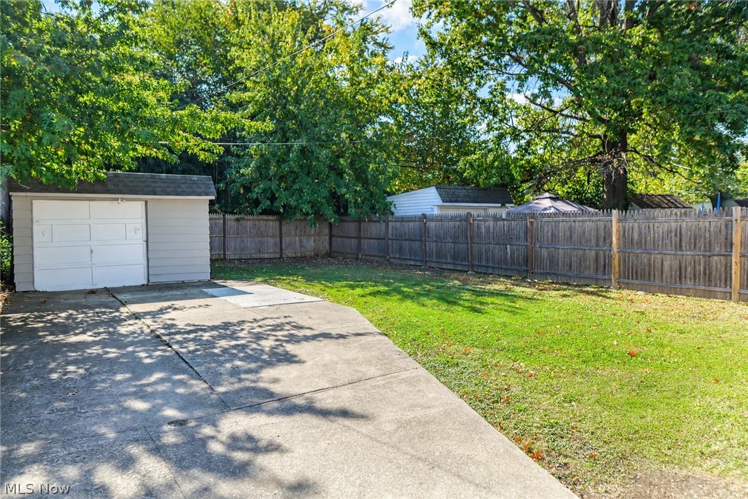 22080 Maydale Avenue Euclid OH 44123