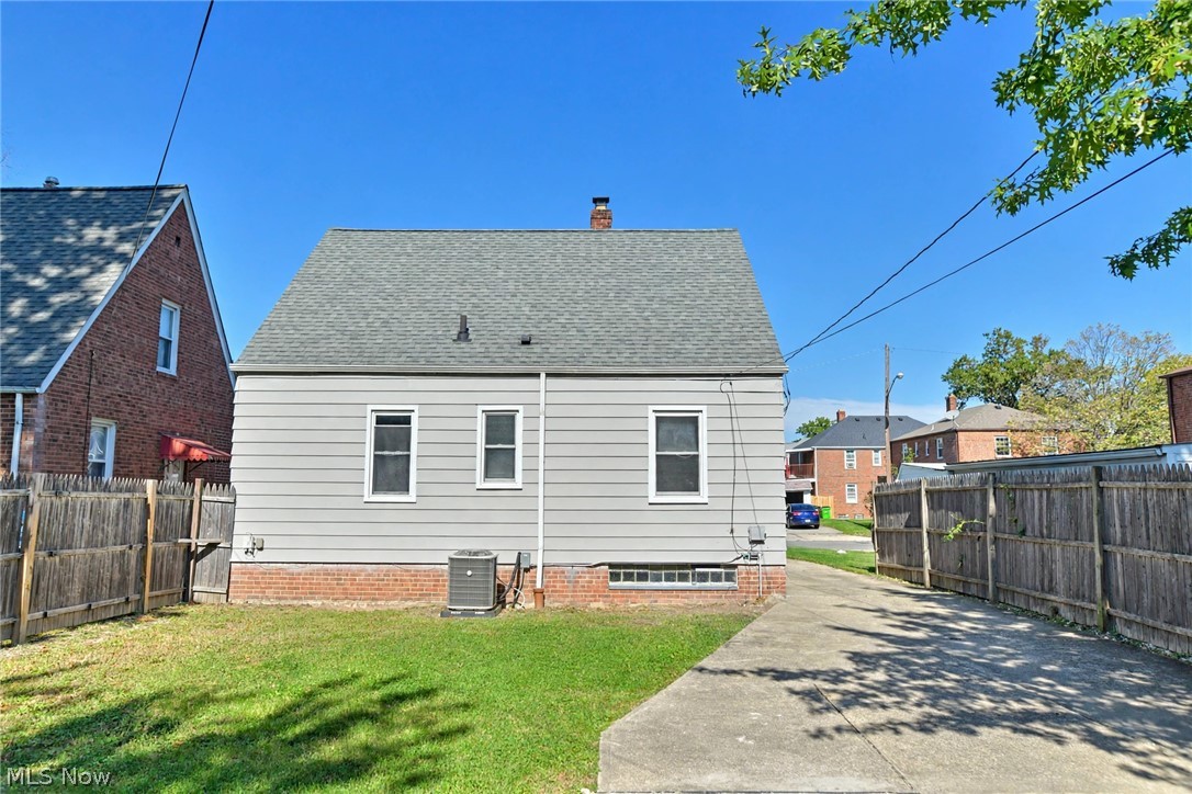 22080 Maydale Avenue Euclid OH 44123