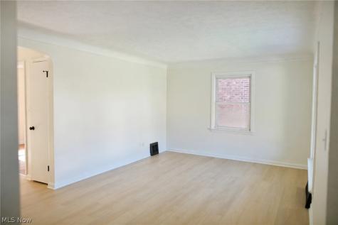 22080 Maydale Avenue Euclid OH 44123