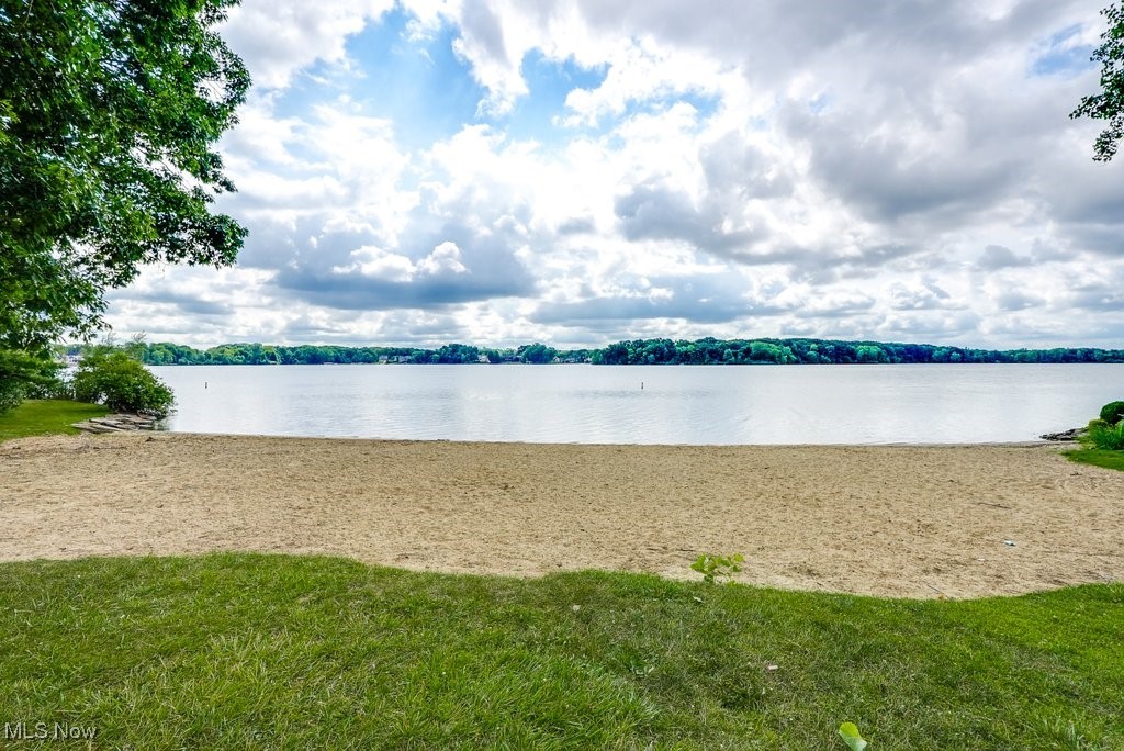 10269 Smugglers Cove Aurora OH 44202