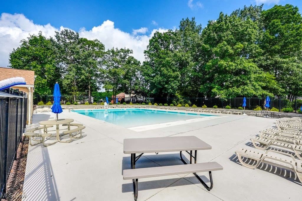 10269 Smugglers Cove Aurora OH 44202