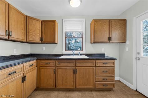 1434 Ridgewood Avenue Lakewood OH 44107