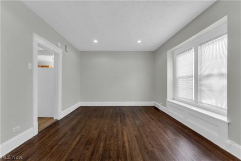 1434 Ridgewood Avenue Lakewood OH 44107