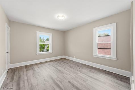 13405 Thornhurst Garfield Heights OH 44105