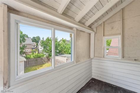 13405 Thornhurst Garfield Heights OH 44105