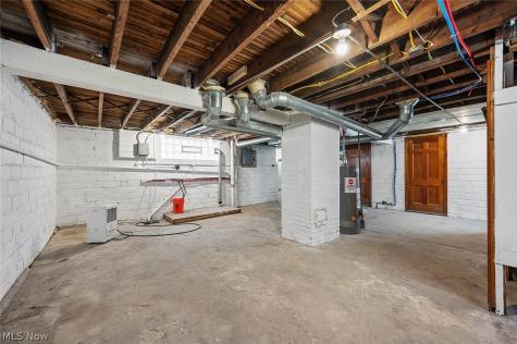 13405 Thornhurst Garfield Heights OH 44105