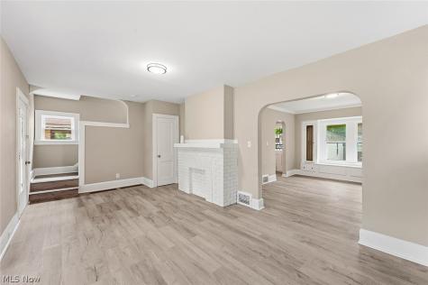 13405 Thornhurst Garfield Heights OH 44105