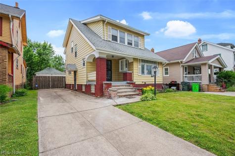 13405 Thornhurst Garfield Heights OH 44105