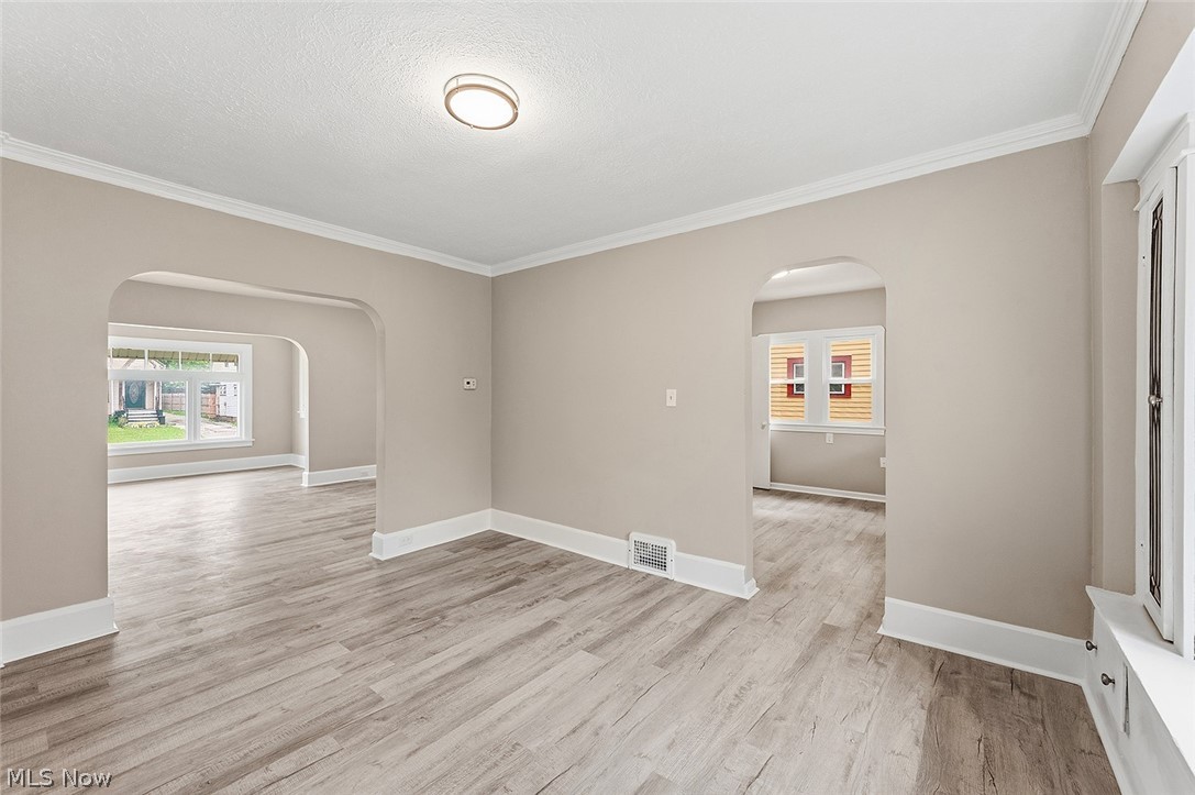 13405 Thornhurst Garfield Heights OH 44105