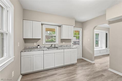 13405 Thornhurst Garfield Heights OH 44105