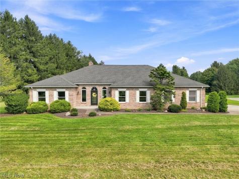 812 S Prospect Avenue Hartville OH 44632