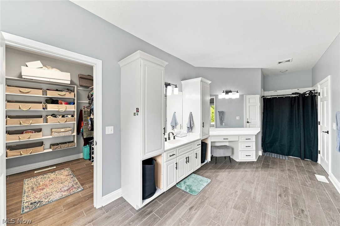 812 S Prospect Avenue Hartville OH 44632