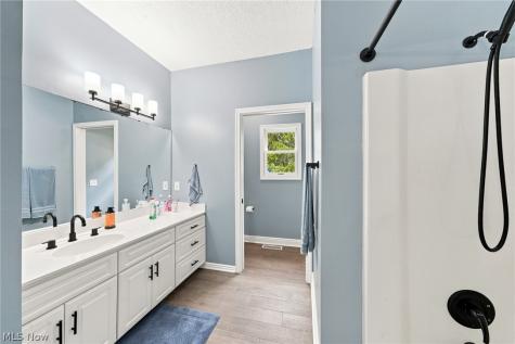 812 S Prospect Avenue Hartville OH 44632