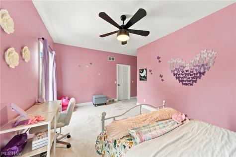 812 S Prospect Avenue Hartville OH 44632