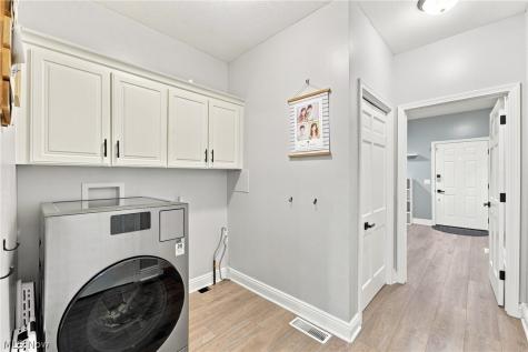 812 S Prospect Avenue Hartville OH 44632