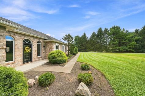 812 S Prospect Avenue Hartville OH 44632