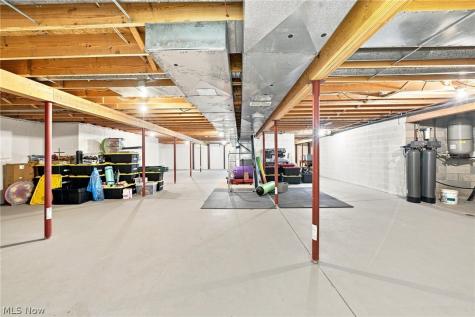 812 S Prospect Avenue Hartville OH 44632
