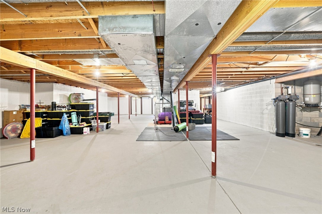 812 S Prospect Avenue Hartville OH 44632