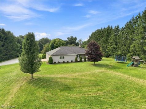 812 S Prospect Avenue Hartville OH 44632